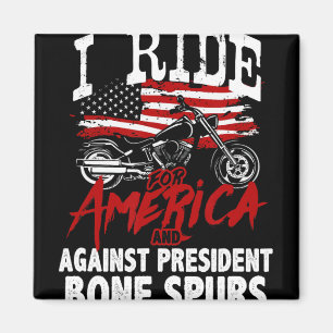 Anti Trump-motorrijder verzet zich tegen president Magneet
