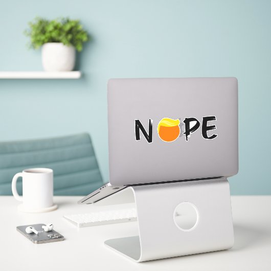 Anti-Trump - Nope Edition II Sticker (Laptop op bureau)