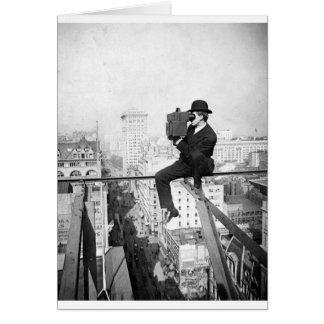 antiek camera op een foto van de stadshoogtepunt