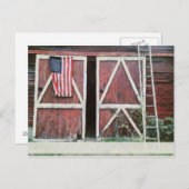 Antiek rode scheurdeuren met een vlag en een oude briefkaart (Voorkant / Achterkant)