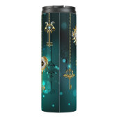 Antiek Skeleton Keys op groene achtergrond Thermosbeker (Achterkant)