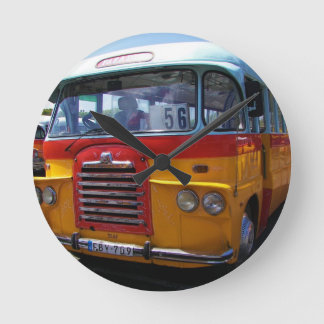 Antieke bus ronde klok