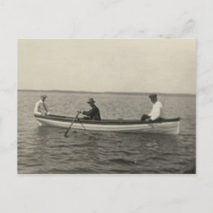 Antieke echte foto oude vrienden varen op postkaar briefkaart