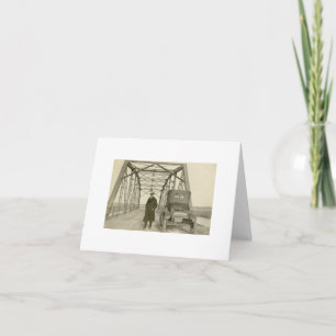 Antieke echte fotokaart van man en auto notitiekaartje