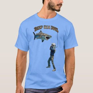 Antieke helmduiker die vecht met een tijgerhaai UR T-shirt