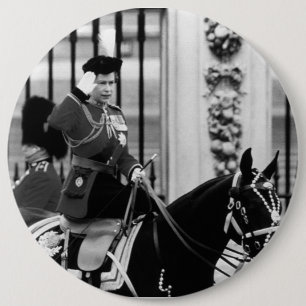 Antieke Koningin Elizabeth II Buckingham Palace 19 Ronde Button 6,0 Cm