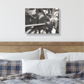 Antieke Wagenwiel Canvas Afdruk (Insitu (Slaapkamer))