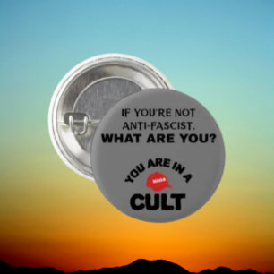 antifascistisch Je zit in een cultus Button