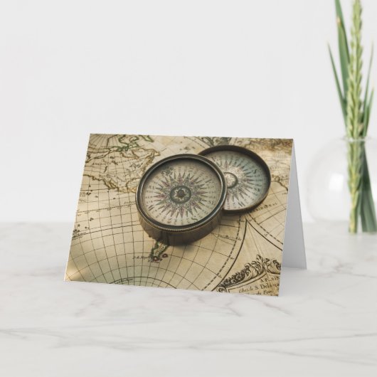 Antique compass on map kaart (Voorkant)