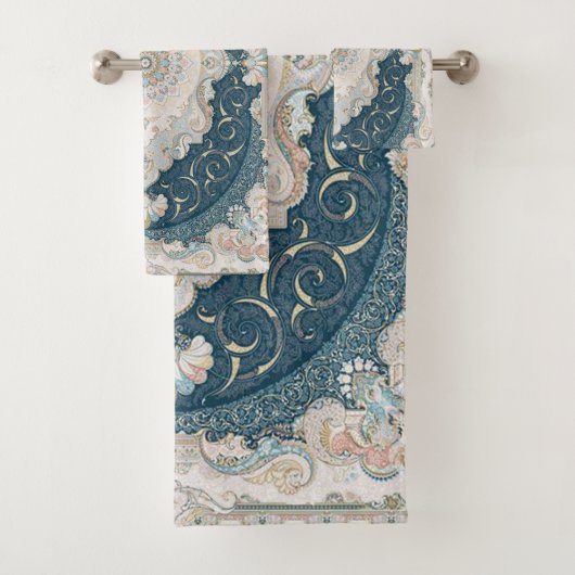 Antique Turkish Persian Carpet Rug (En situation)