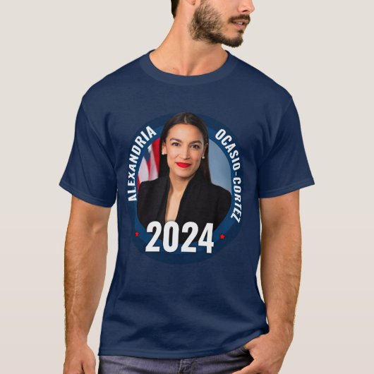 AOC - Alexandria Ocasio-Cortez 2024 T-Shirt (Voorkant)