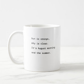 août tasse de café typographie poétique ciel clair