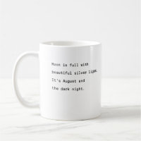 août tasse de café typographie poétique pleine lun
