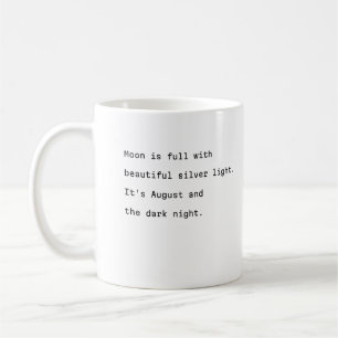 août tasse de café typographie poétique pleine lun