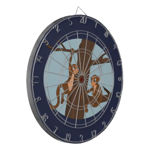 apen die het dartboard van de boom beklimmen dartbord (Voorkant Links)