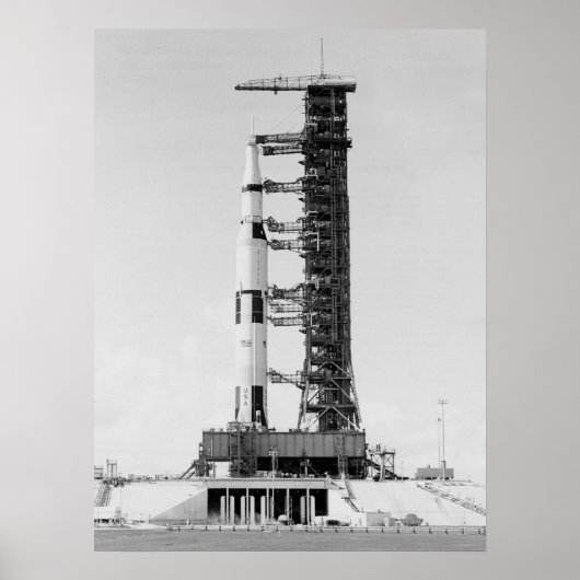 Apollo 16 over de lanceringspad poster (Voorkant)