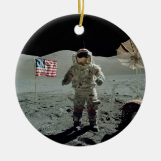 Apollo 17 Astronaut in de Taurus Littrow-vallei Keramisch Ornament