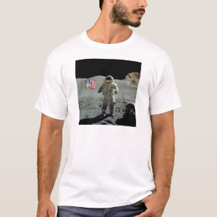 Apollo 17 Astronaut in de Taurus Littrow-vallei T-shirt