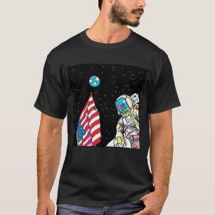 Apollo Astronaut met Vlag en Aarde Pop Art T-shirt