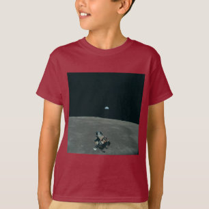 Apollo Maanlander en Aarde boven de maan T-shirt