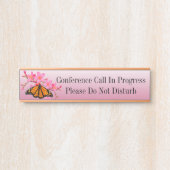 Appel de conférence de plaque de nom suspendu en c (Devant)