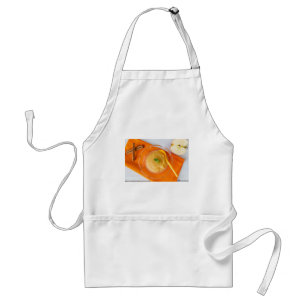 Appelmoes met kaneel en sinaasappellepel standaard schort