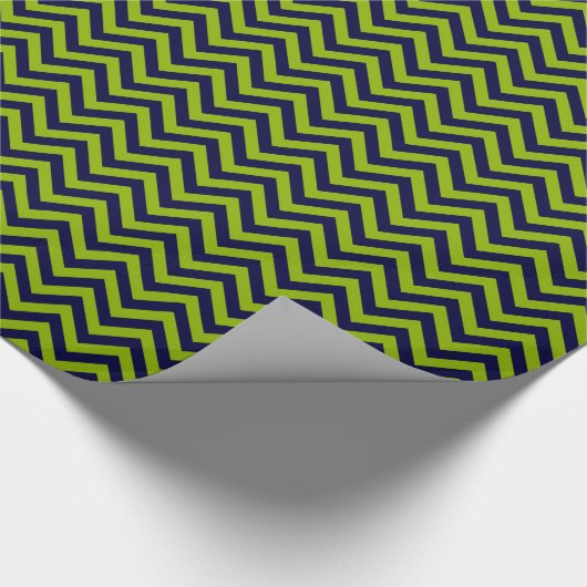 Apple Green, Navy Blu Large Chevron ZigZag Pattern Cadeaupapier (Hoek)