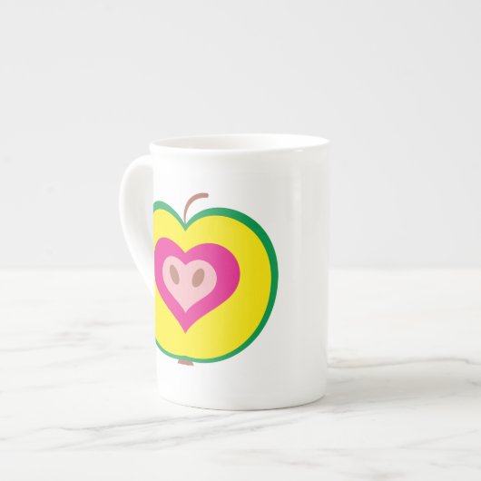 Apple met Love Heart Mok (Voorkant links)