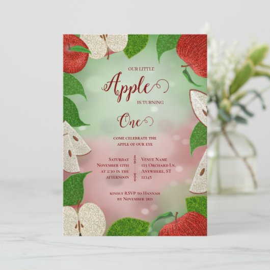 Apple of My Eye First Birthday Invitation (Debout devant)