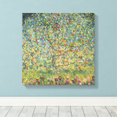 Apple Tree by Gustav Klimt, Art Nouveau Canvas Afdruk (Insitu (Houten vloer))