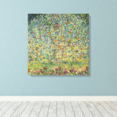 Apple Tree by Gustav Klimt,  Art Nouveau Canvas Afdruk (Insitu (Houten vloer))