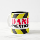 Apprenti de danger à la tasse de travailleurs de (Devant gauche)