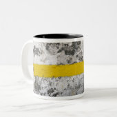 Après la tasse jaune de flèches (Devant gauche)