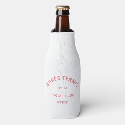 Après Tennis Social Club Roze Aangepaste Crest Flesjeskoeler (Fles Voorkant)