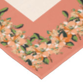 Apricot Azalea sur Crème 60" x 104" Nappe (Angle)