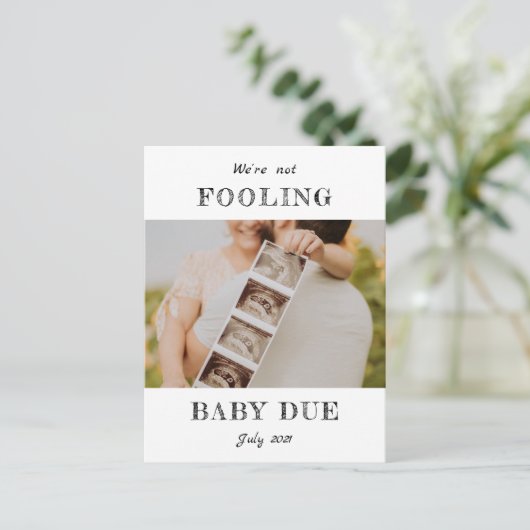 April Fools Zwangerschap onthullen / geboorte Aankondigingskaart (Staand voorkant)