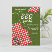 Apron prêt pour une invitation au barbecue (Debout devant)