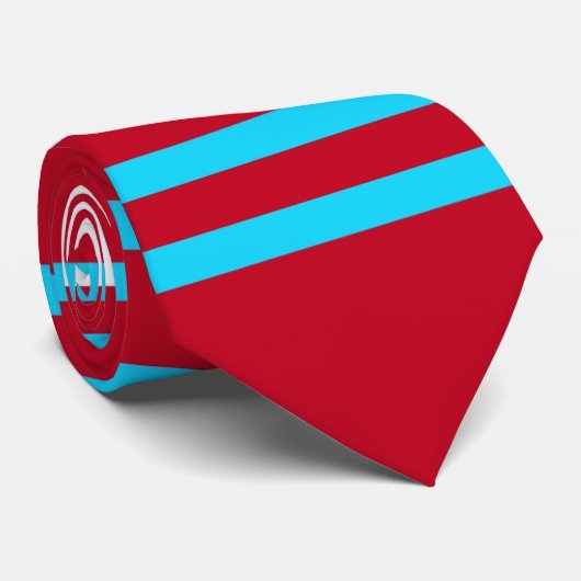 Aqua et cravate rouge (Roulé)