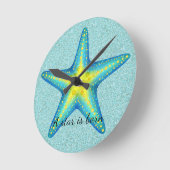 Aqua Turquoise en Yellow Starfish Wall Clock Ronde Klok (Hoek)