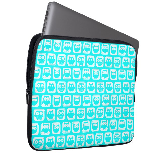 Aqua Whimsical Owl Pattern Laptop Sleeve (Voorkant Rechts)