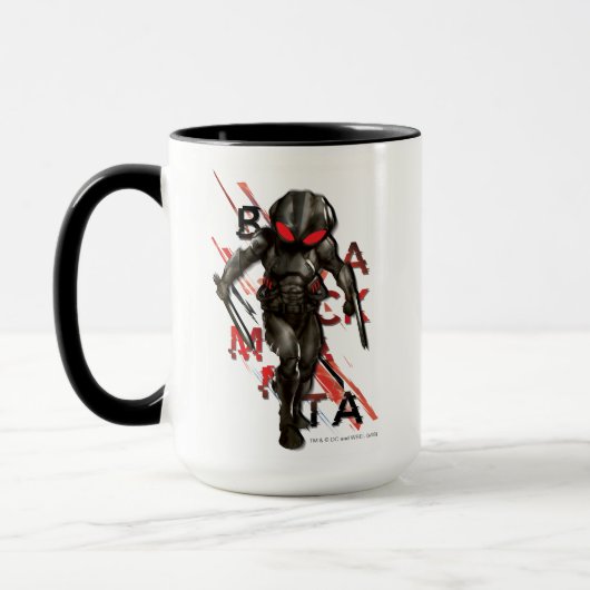 Aquaman | Zwarte Manta Scattered Typography Graphi Mok (Links)