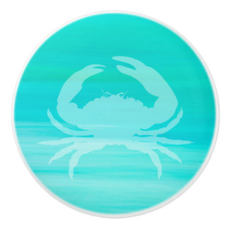 Aquamarine turquoise zee water met krab keramische knop
