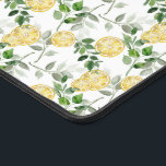 Aquarelle Citron Slices et Motif de verdure<br><div class="desc">Ajoutez un accent ludique et lumineux à votre espace de travail avec ce tapis de bureau aquarelle. Il dispose de tranches de citron aquarelle et de verdure. Ce tapis de bureau citron est parfait comme cadeau.</div>