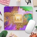 Aquarelle de marbre or violet aqua vert monogramme<br><div class="desc">Un carré brillant et faux or avec une typographie de script monogramme initial recouvre un arrière - plan d'aquarelle riche, veiné or, violet, vert, aqua et rose sur cet élégant, tendance, girly, monogramed mousepad. Fait une déclaration chic et élégante à chaque utilisation. Un grand cadeau pour un ami, ainsi que...</div>