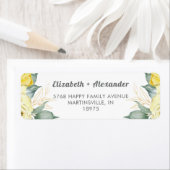 Aquarelle de roses jaunes étiquette romantique (En situation)