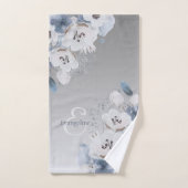 Aquarelle d'hiver Monogramme floral personnalisé (Serviette à main)