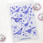 Aquarelle florale Fleur sauvage et ornithologique<br><div class="desc">Oiseaux d'aquarelle modernes et contemporains et fleurs sauvages motif en bleu périwinkle sur un arrière - plan blanc. Art original de Nic Squirrell. Changez le nom pour personnaliser.</div>