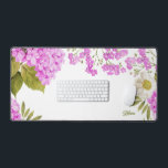 Aquarelle Magenta Hydrangeas Floral Personnalisé<br><div class="desc">Ajoutez un accent floral à votre espace de travail avec ce tapis de bureau aquarelle. Il présente l'anémone blanche aquarelle,  magenta hydrangea et le souffle du bébé. Personnalisez en ajoutant vos détails. Ce tapis de bureau hydrangée est parfait comme cadeau.</div>
