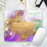 Aquarelle marbre or violet rose vert glam chic<br><div class="desc">Une bande brillante et imitation dorée avec votre nom de typographie de script recouvre un riche, veiné or, violet, bleu aqua vert, et blanc arrière - plan d'aquarelle sur cet élégant, tendance, girly, nom personnalisé mousepad. Fait une déclaration chic et élégante à chaque utilisation. Un grand cadeau pour un ami,...</div>