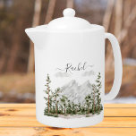 Aquarelle monogramme Montagne et forêt<br><div class="desc">Sirotez un verre de style avec notre Aquarelle Monogrammée Montagne et Teapot Forêt! Personnalisez-le avec votre monogramme,  et profitez du mélange de charme rustique et de l'ambiance nature. Idéal pour les amateurs de thé qui apprécient une touche d'élégance personnalisée.</div>